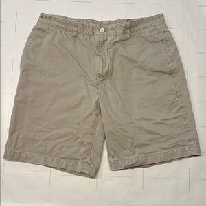 Vineyard Vines Khaki Club Shorts in 34 Waist